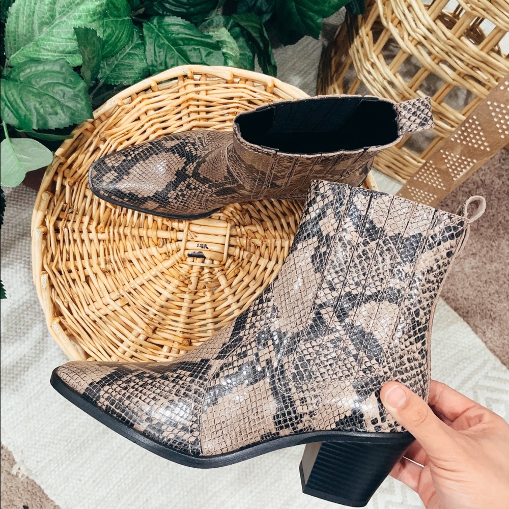 Musse heeled ankle boots